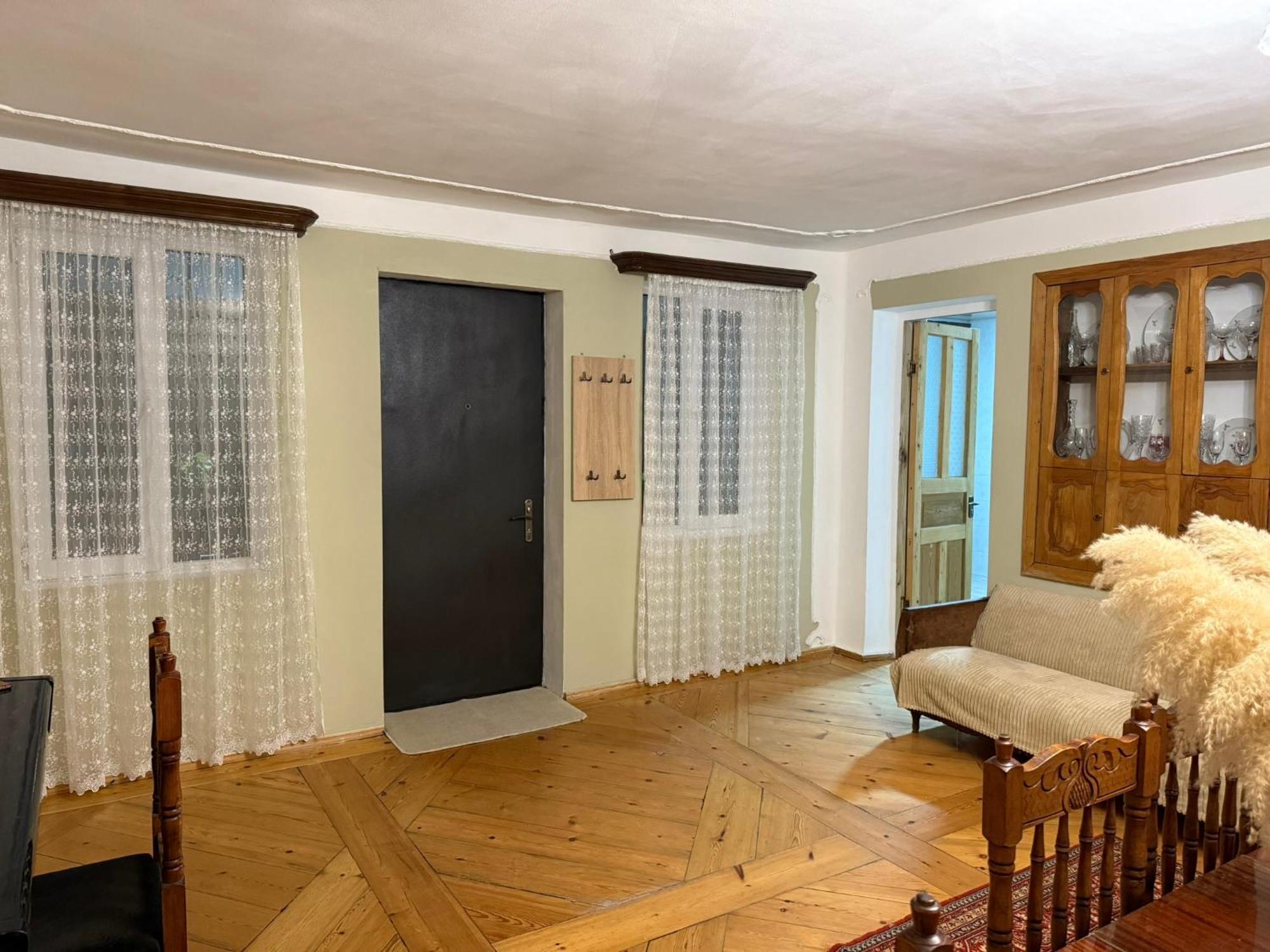 Guest House T&N كوتايسي المظهر الخارجي الصورة
