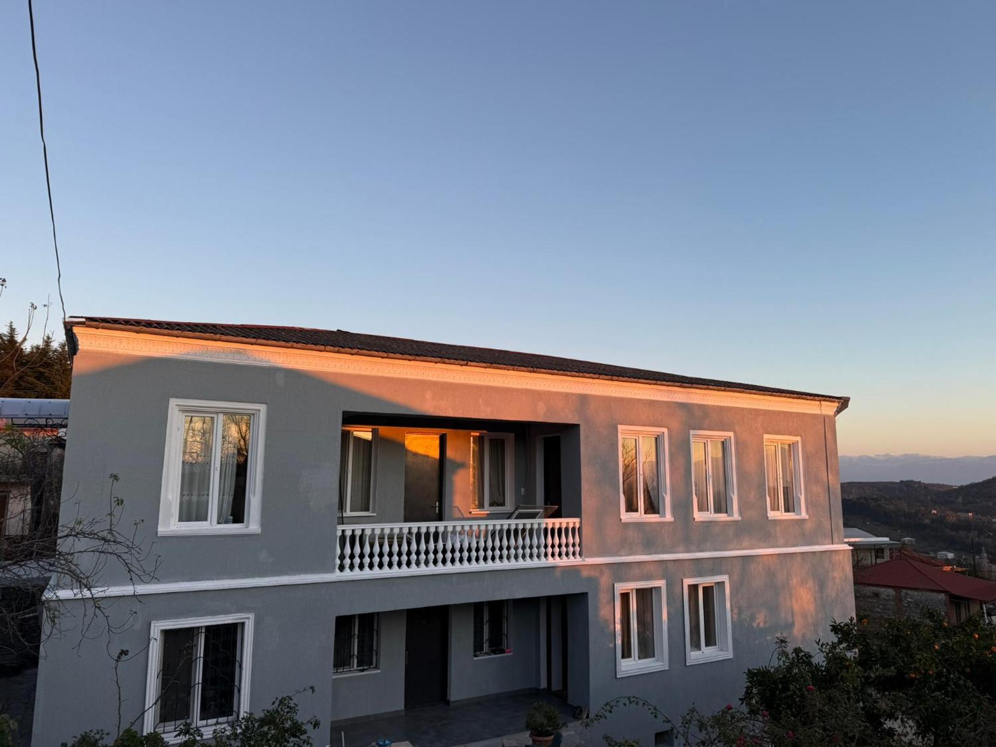 Guest House T&N كوتايسي المظهر الخارجي الصورة