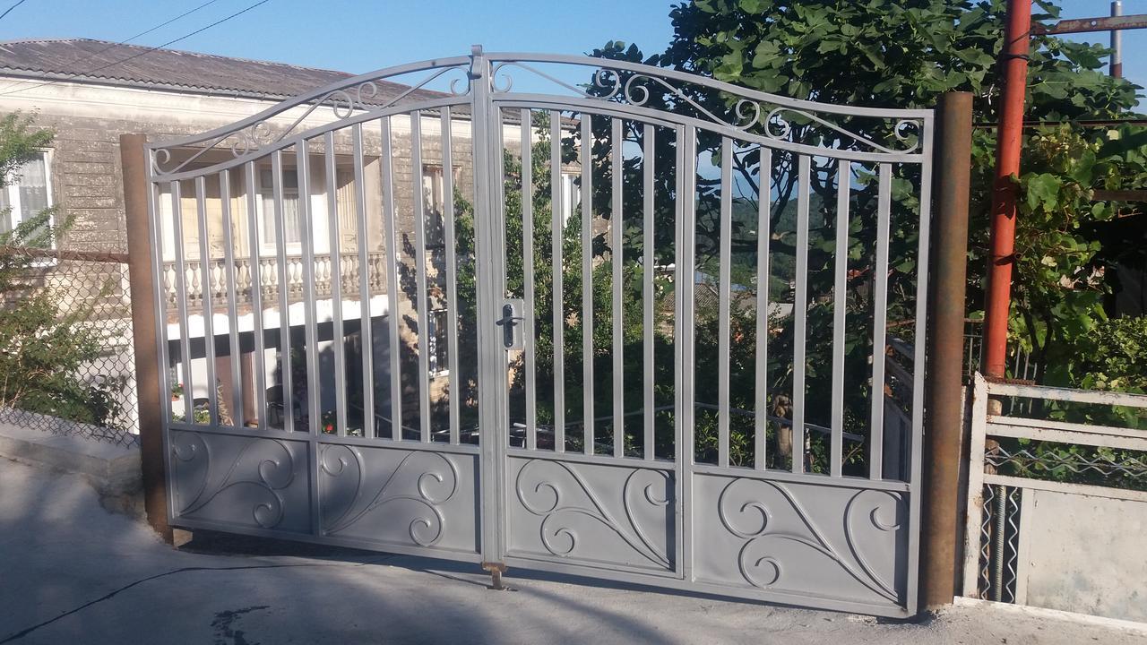 Guest House T&N كوتايسي المظهر الخارجي الصورة