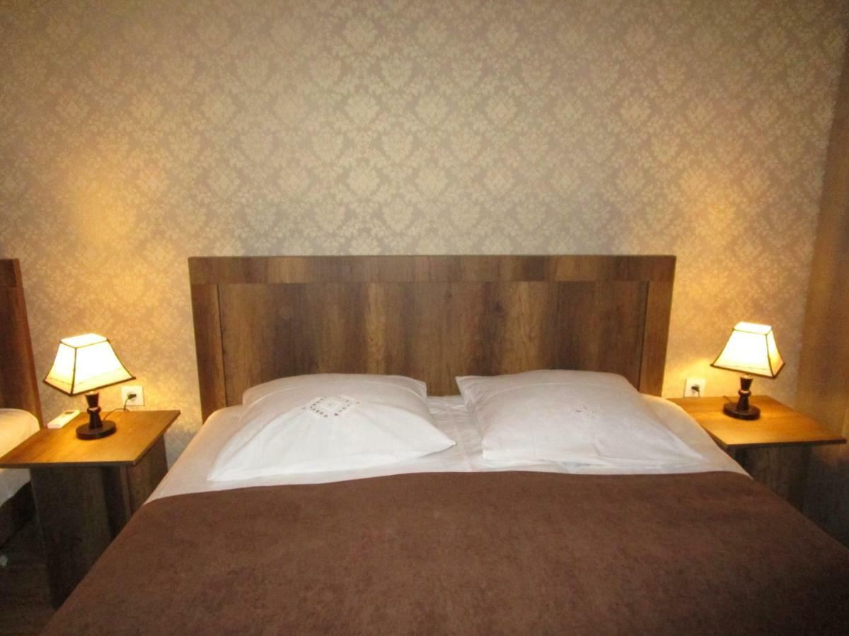 Guest House T&N كوتايسي المظهر الخارجي الصورة