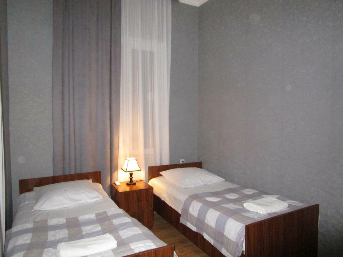 Guest House T&N كوتايسي المظهر الخارجي الصورة